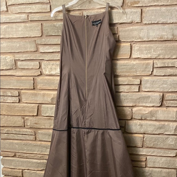 ABS Evening by Allen Schwartz Elegant Olive Green Satin Maxi Dress Size 6 - Picture 9 of 12